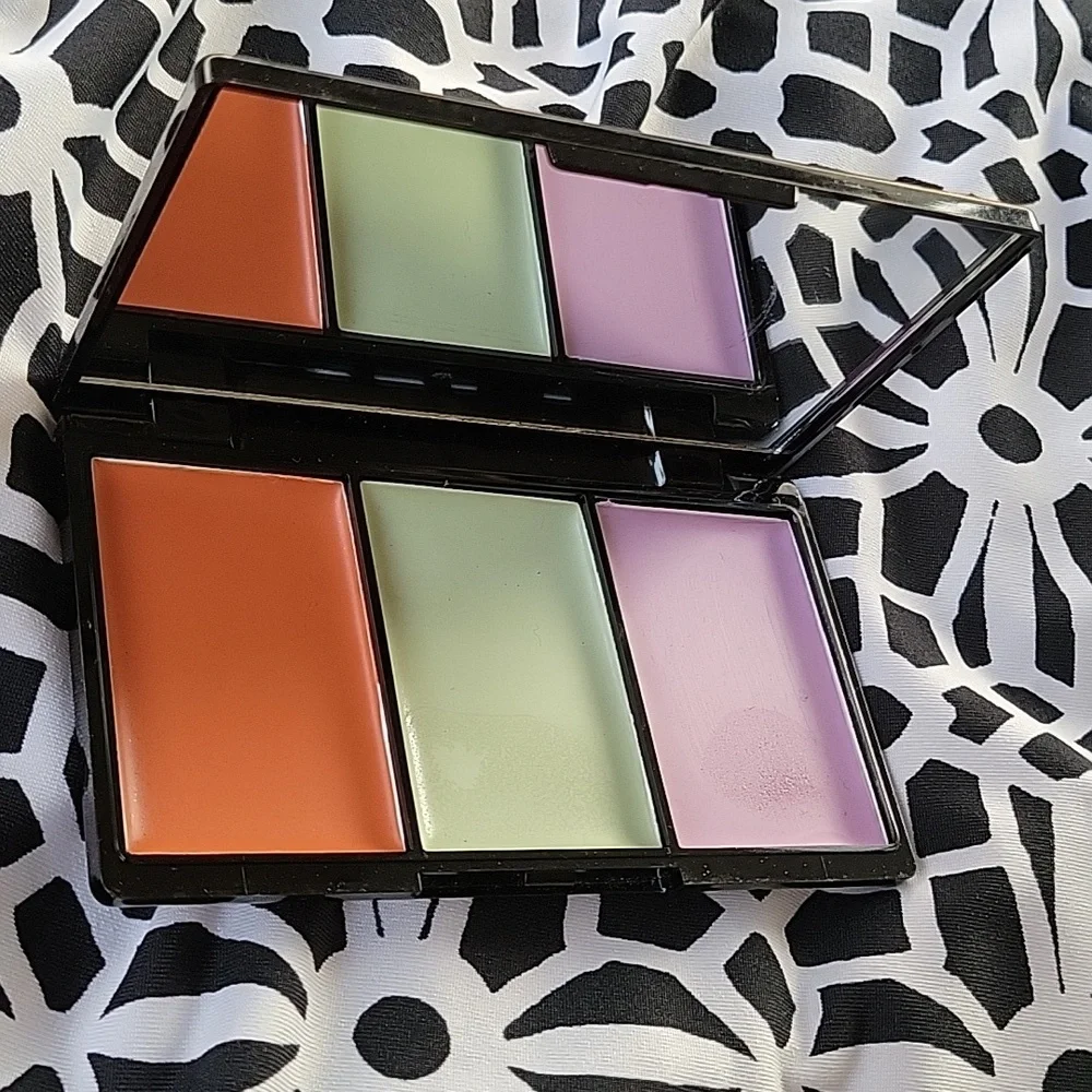 😊 BELLA PIERRE CONCEALER PALETTE